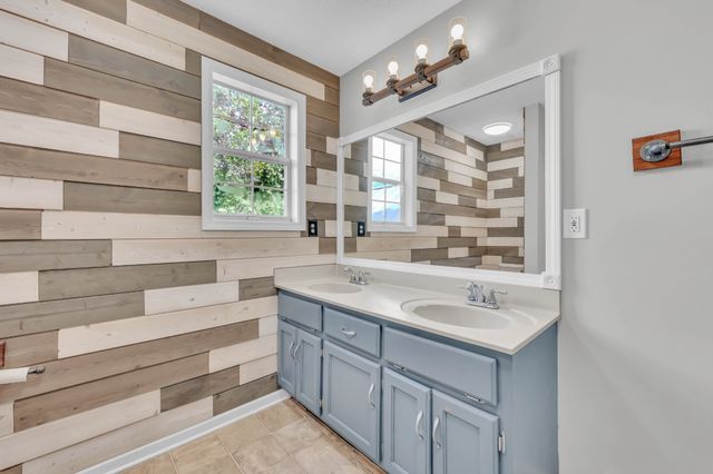 412 Martin Rd, Clarksville, TN 37042
