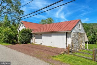 1331 HOLLOW RD, Chester Springs, PA 19425