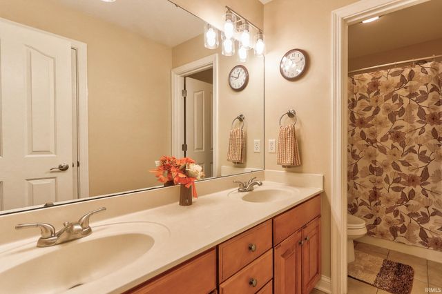 10826 Havenwood Meadows Drive, Evansville, IN 47725