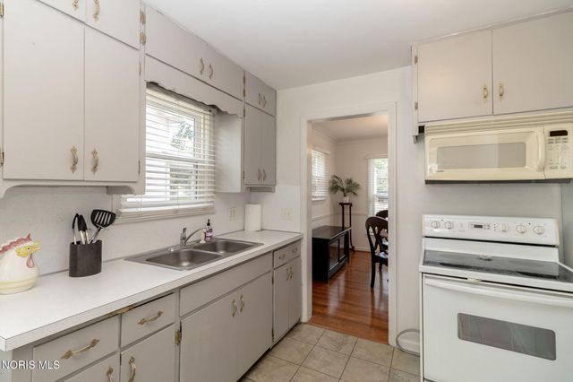 2512 Berdan Avenue, Toledo, OH 43613