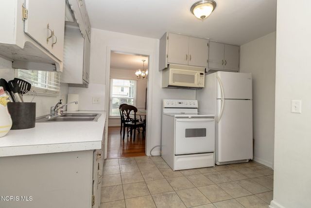 2512 Berdan Avenue, Toledo, OH 43613