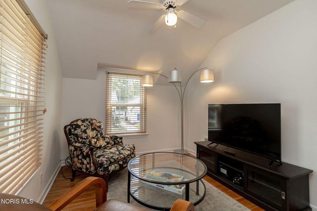 2512 Berdan Avenue, Toledo, OH 43613