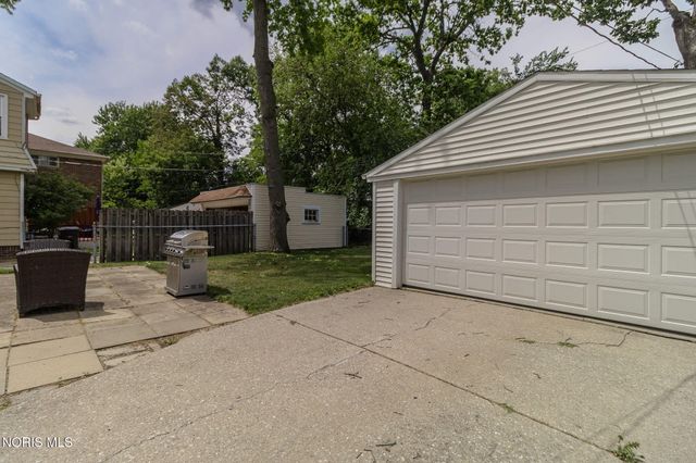 2512 Berdan Avenue, Toledo, OH 43613