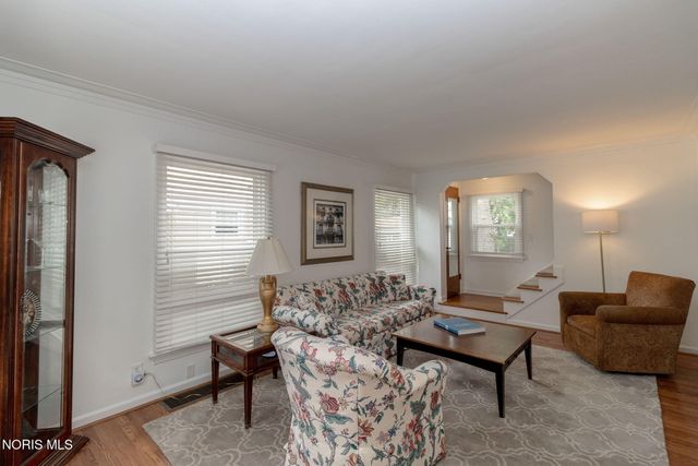 2512 Berdan Avenue, Toledo, OH 43613