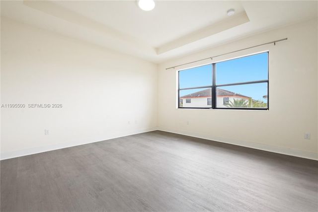 8836 NW 161st Ter, Miami Lakes, FL 33018