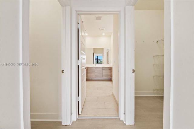 8836 NW 161st Ter, Miami Lakes, FL 33018