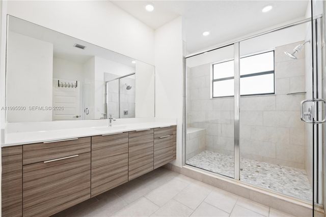 8836 NW 161st Ter, Miami Lakes, FL 33018