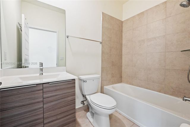 8836 NW 161st Ter, Miami Lakes, FL 33018