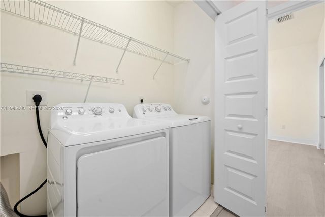 8836 NW 161st Ter, Miami Lakes, FL 33018