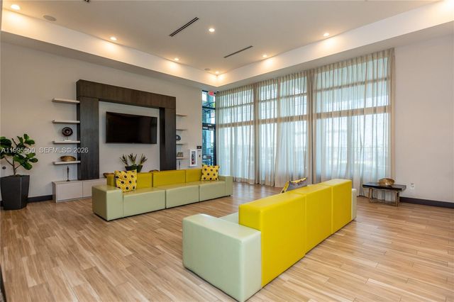 8836 NW 161st Ter, Miami Lakes, FL 33018