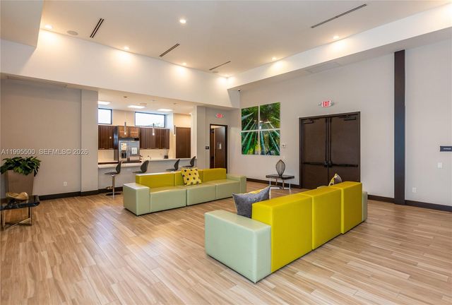 8836 NW 161st Ter, Miami Lakes, FL 33018