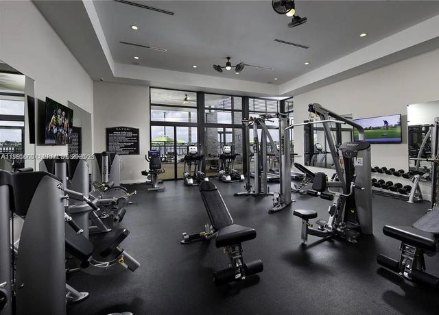 8836 NW 161st Ter, Miami Lakes, FL 33018