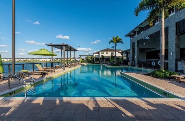 8836 NW 161st Ter, Miami Lakes, FL 33018