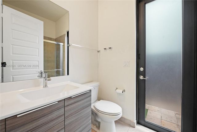 8836 NW 161st Ter, Miami Lakes, FL 33018