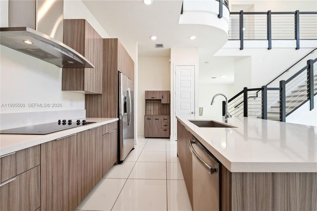 8836 NW 161st Ter, Miami Lakes, FL 33018