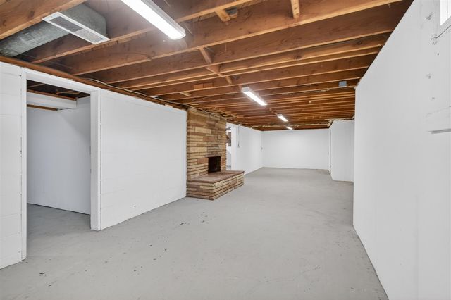 3304 Spring Arbor Road, Jackson, MI 49203