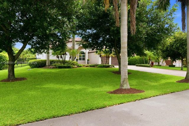 12160 NW 18th Street, Plantation, FL 33323