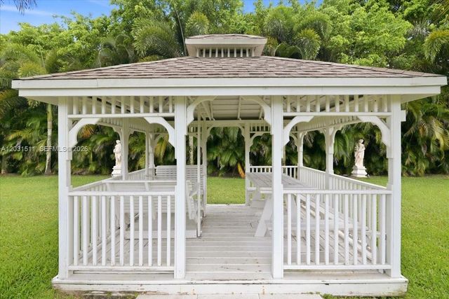 12160 NW 18th Street, Plantation, FL 33323