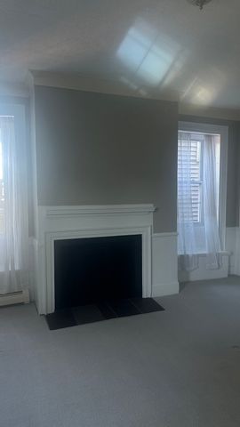 22 High St 3, Salem, MA 01970
