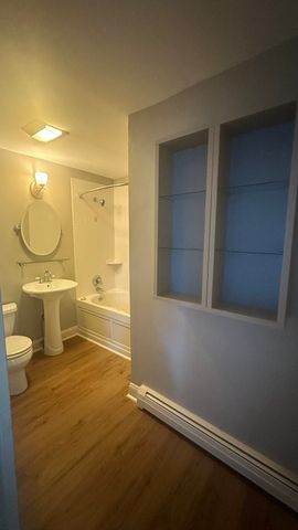 22 High St 3, Salem, MA 01970