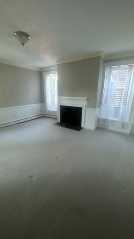 22 High St 3, Salem, MA 01970