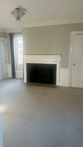 22 High St 3, Salem, MA 01970