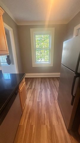 22 High St 3, Salem, MA 01970