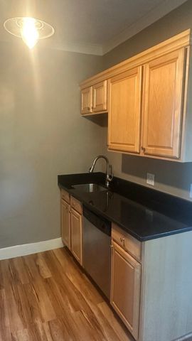 22 High St 3, Salem, MA 01970