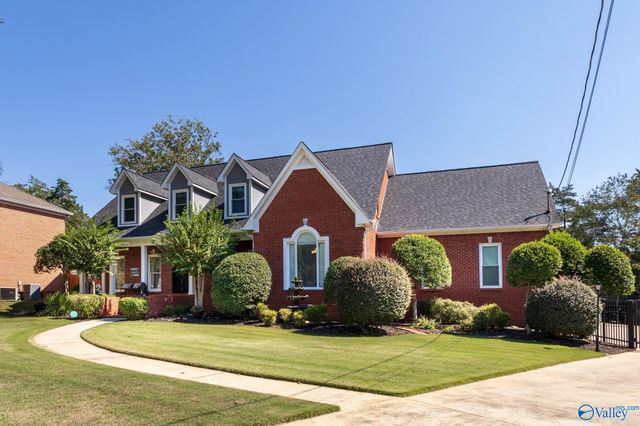 3412 Oakridge Drive SW, Decatur, AL 35603