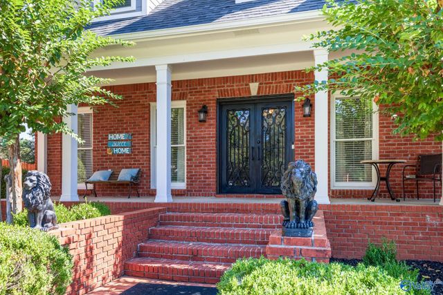 3412 Oakridge Drive SW, Decatur, AL 35603