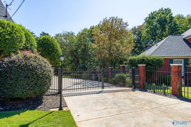 3412 Oakridge Drive SW, Decatur, AL 35603