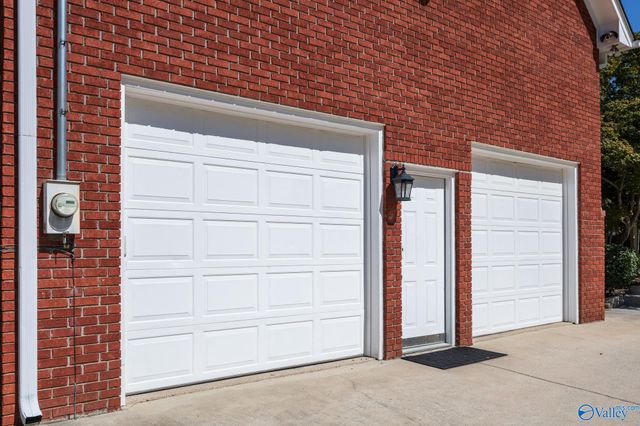 3412 Oakridge Drive SW, Decatur, AL 35603