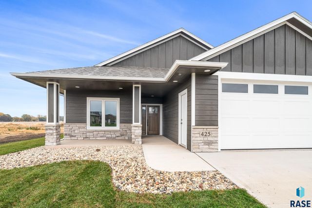 425 E 8th St Street, Tea, SD 57064
