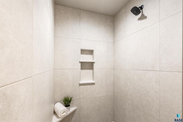 425 E 8th St Street, Tea, SD 57064