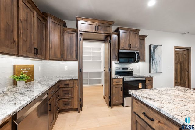 425 E 8th St Street, Tea, SD 57064