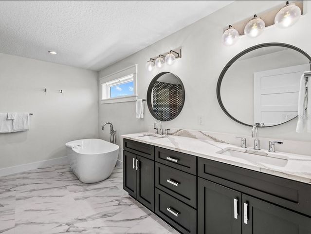 204 COOLIDGE DRIVE, Sarasota, FL 34236