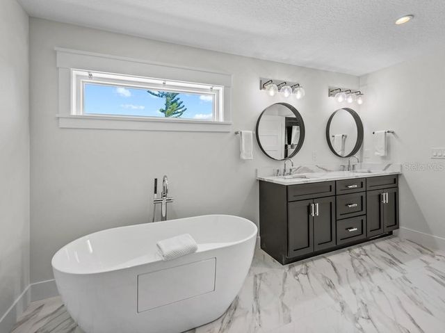 204 COOLIDGE DRIVE, Sarasota, FL 34236