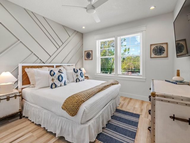 204 COOLIDGE DRIVE, Sarasota, FL 34236