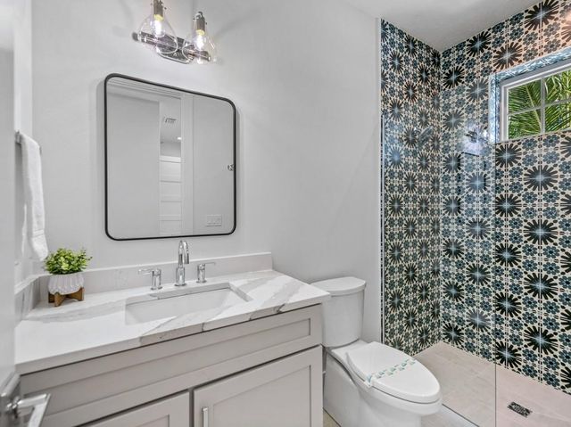 204 COOLIDGE DRIVE, Sarasota, FL 34236