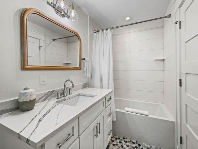 204 COOLIDGE DRIVE, Sarasota, FL 34236