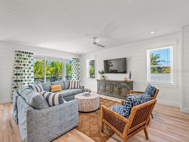 204 COOLIDGE DRIVE, Sarasota, FL 34236