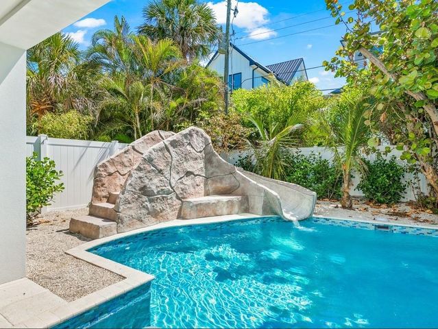 204 COOLIDGE DRIVE, Sarasota, FL 34236