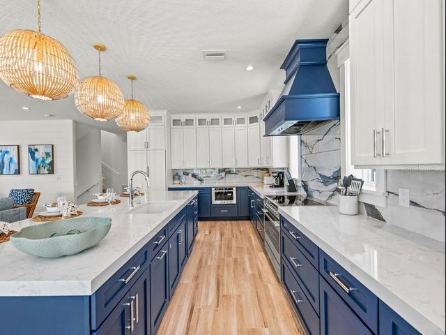 204 COOLIDGE DRIVE, Sarasota, FL 34236