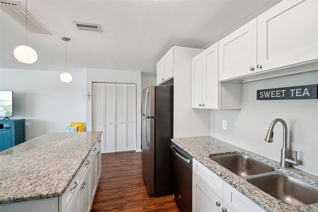 3850 13TH AVENUE N 212, St Petersburg, FL 33713