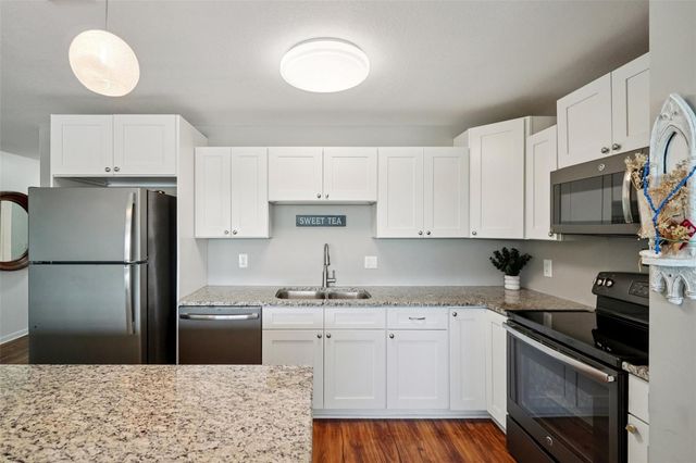 3850 13TH AVENUE N 212, St Petersburg, FL 33713