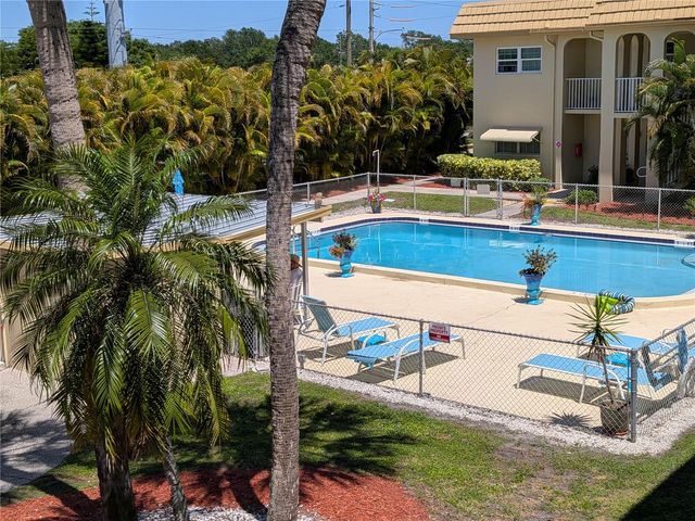 3850 13TH AVENUE N 212, St Petersburg, FL 33713