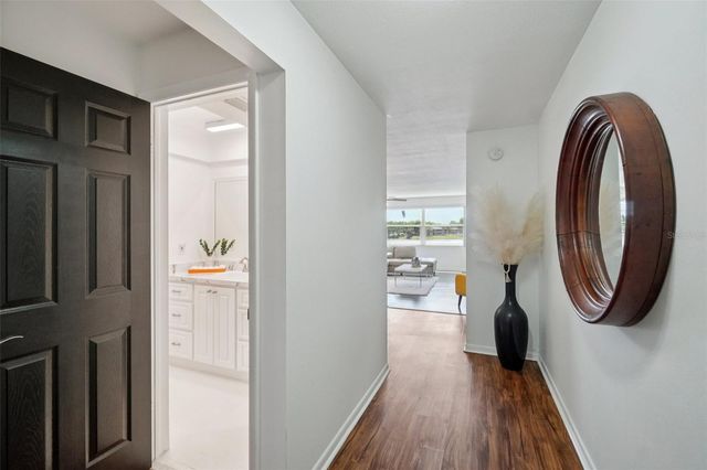 3850 13TH AVENUE N 212, St Petersburg, FL 33713