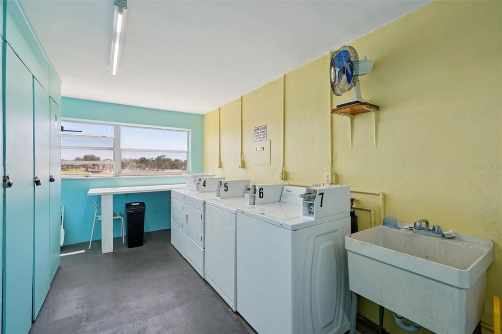 Image 29 of property listing at 3850 13TH AVENUE N 212, St Petersburg, FL 33713