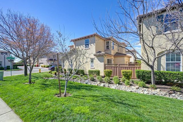 87 sluice Way, Folsom, CA 95630