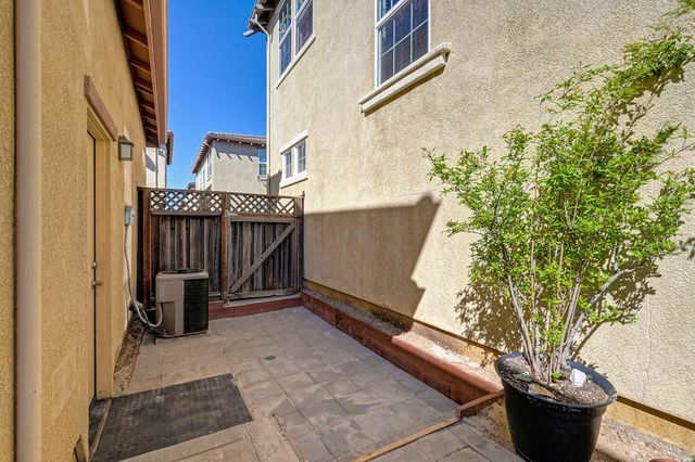 87 sluice Way, Folsom, CA 95630